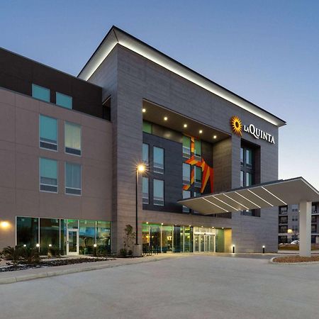 La Quinta Inn & Suites By Wyndham San Antonio At The Rim Buitenkant foto