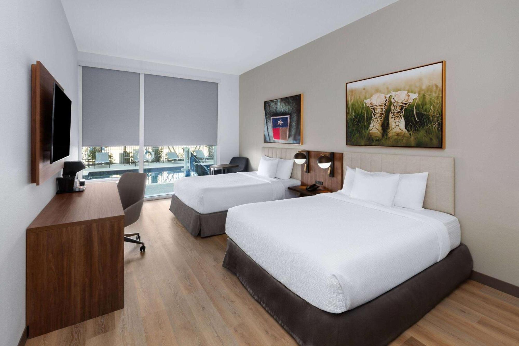 La Quinta Inn & Suites By Wyndham San Antonio At The Rim Buitenkant foto