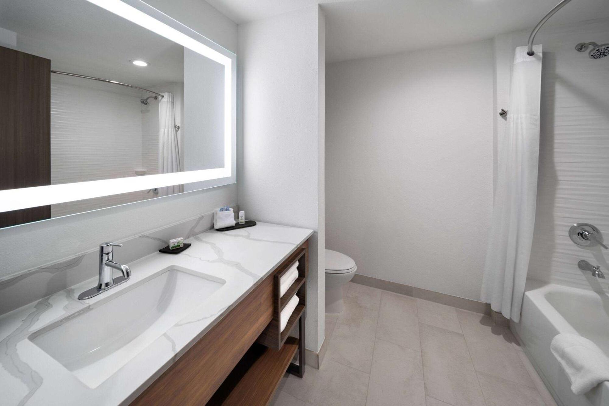 La Quinta Inn & Suites By Wyndham San Antonio At The Rim Buitenkant foto