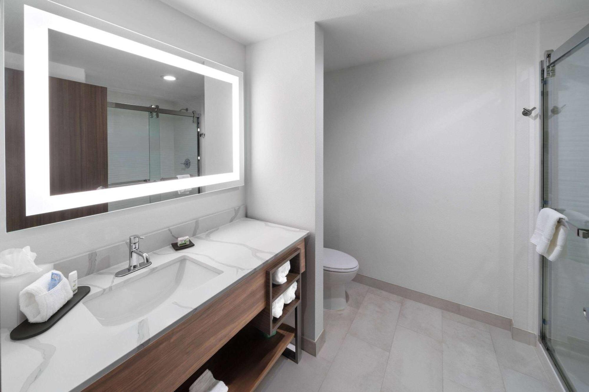 La Quinta Inn & Suites By Wyndham San Antonio At The Rim Buitenkant foto
