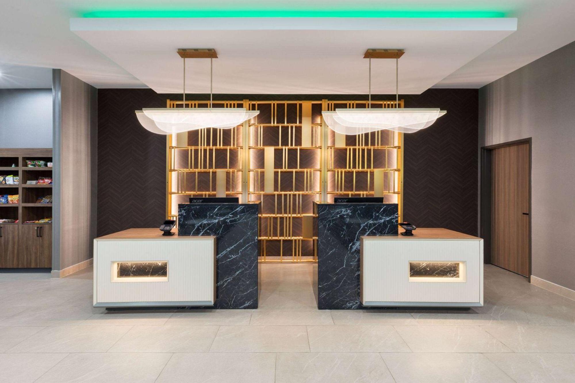 La Quinta Inn & Suites By Wyndham San Antonio At The Rim Buitenkant foto