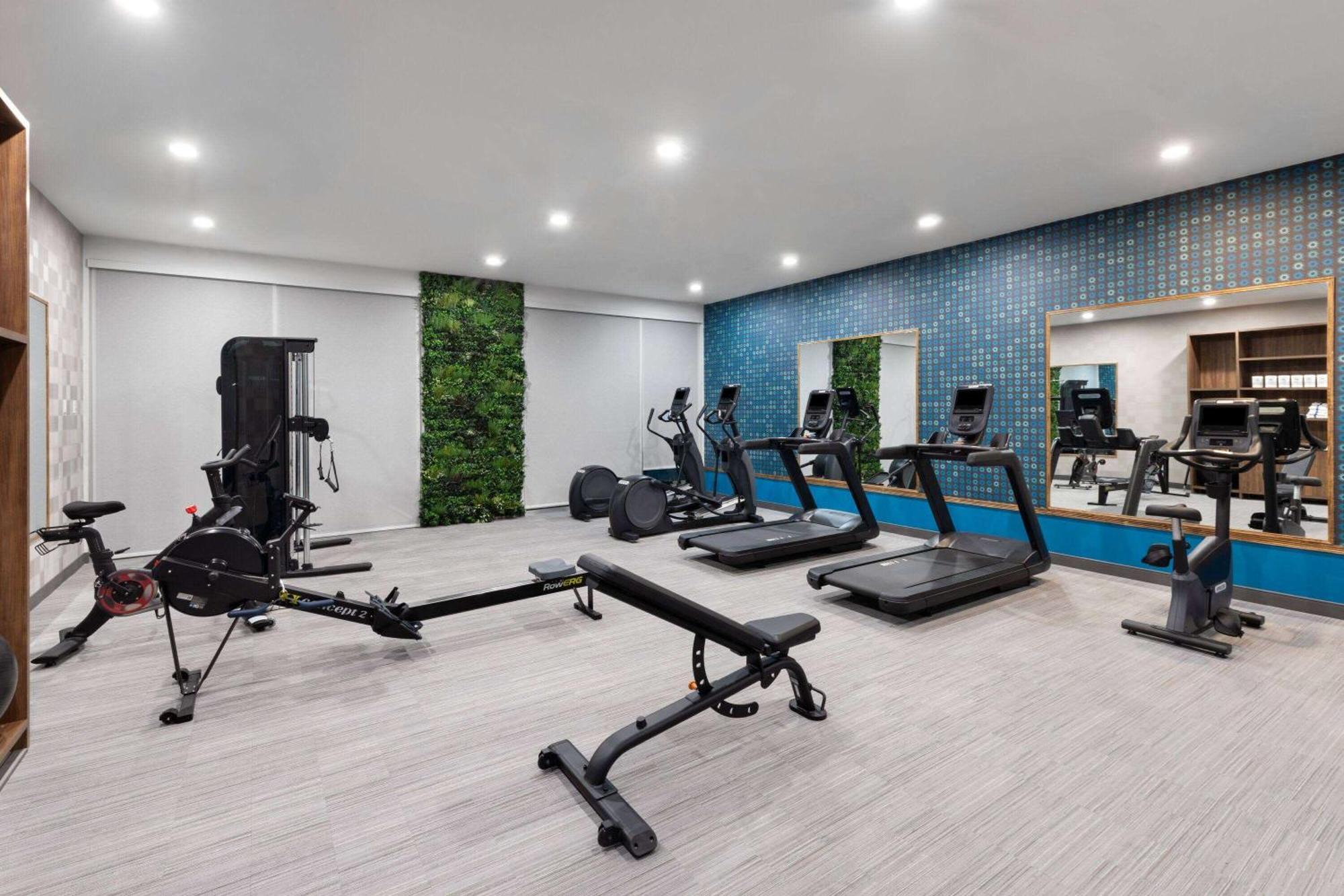 La Quinta Inn & Suites By Wyndham San Antonio At The Rim Buitenkant foto