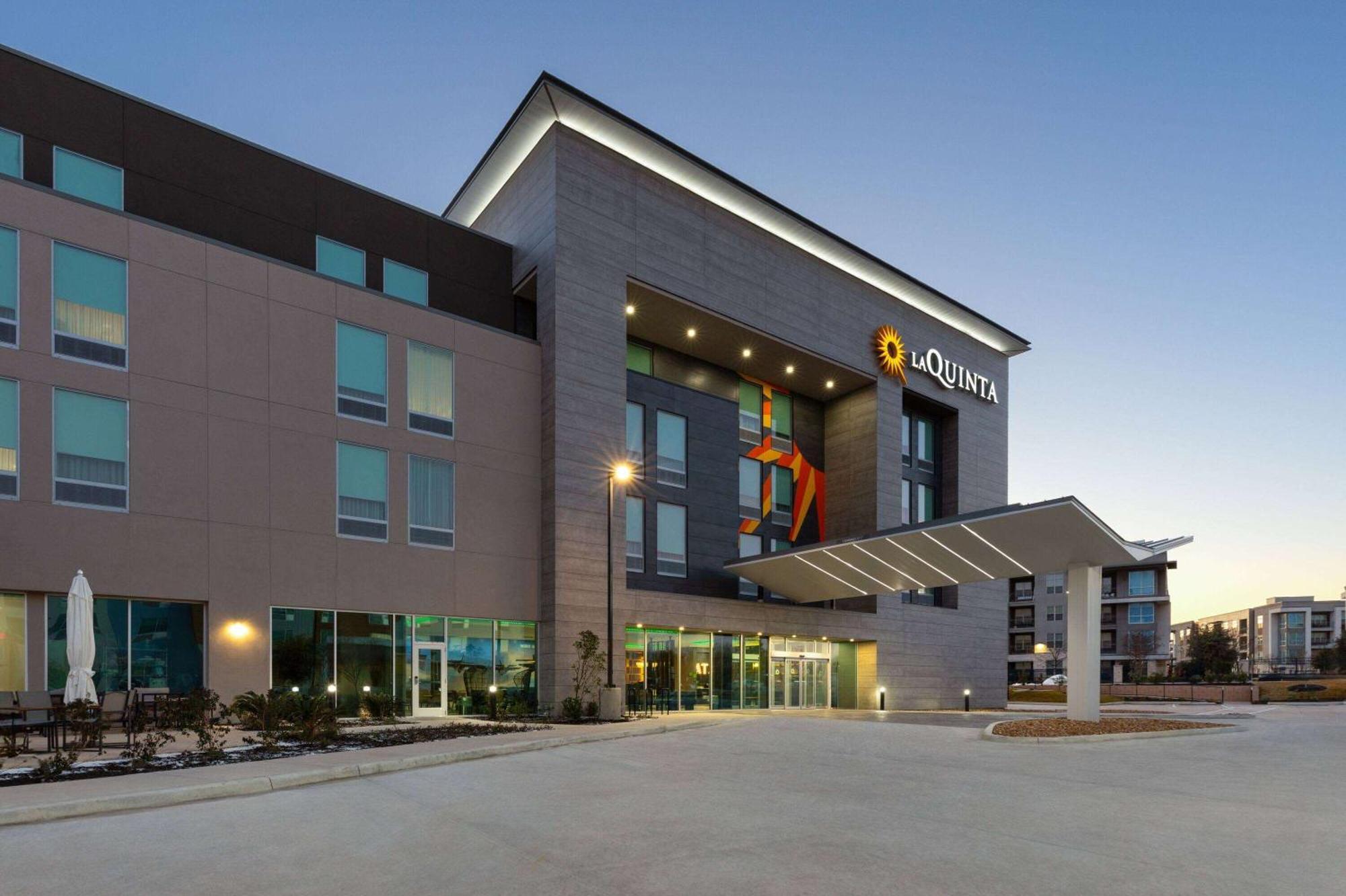 La Quinta Inn & Suites By Wyndham San Antonio At The Rim Buitenkant foto